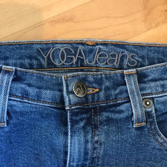 High-waisted flare Yoga jeans - Picture 5 of 8
